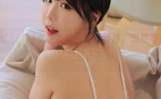 Addielyn(에디린)女朋友套图里那眼神，忽然有点像个会撒娇的孩子？