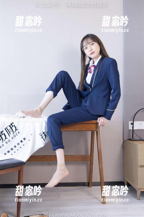 BoBoSocks袜啵啵-小甜豆 BoBoSocks袜啵啵 - 小甜豆的珠光肉丝,看看这些照片,也许你会被“丝”住。
