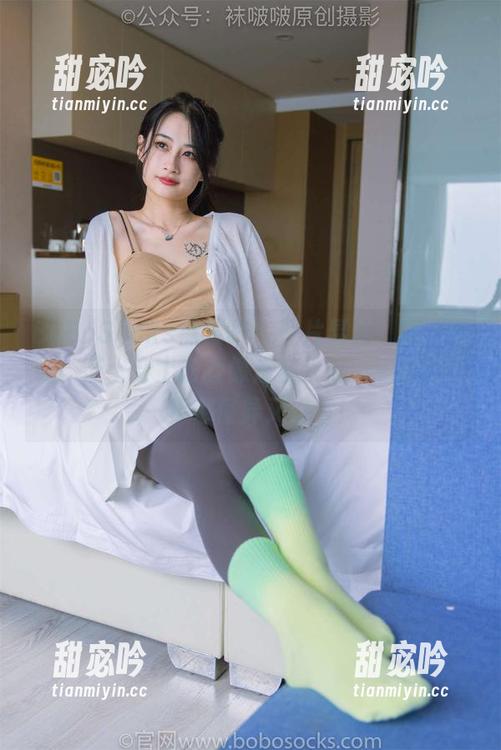 BoBoSocks袜啵啵-芝士 BoBoSocks袜啵啵 - 照片显示:这高跟鞋,芝士穿上去就像走在云端,流转的每一步都怪异又好看!