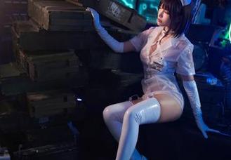 想要透明效果?那就看Neko薇薇的COS,顺便下载一份美丽的附加值!