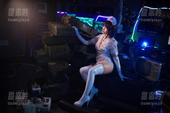 想要透明效果？那就看Neko薇薇的COS，顺便下载一份美丽的附加值！