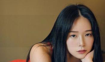 最新的Pia(피아)内衣画册，图片看一遍还想再看，要是有声音就完美了……