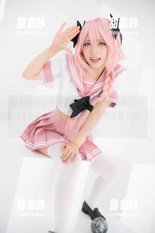 这组原图太有画面感了，Tomiko(とみこ)少女的每一个眼神都让我想多看几遍，赶紧下载！