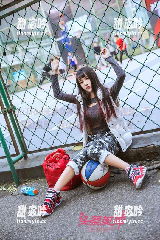 TouTiao头条女神-松果儿 TouTiao头条女神 - 松果儿的瑜伽照,不同的视角,都让我忍不住多看几遍。