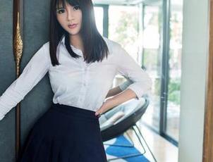 TuiGirl推女郎 – 王依萌的夏天图包：每张都像是在偷看她的心事。