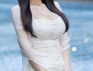Xiuren秀人网 – 不想说太多，在线见证Carol周妍希的女王写真，她那气场直接穿透屏幕吧！