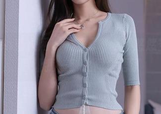 Xiuren秀人网 – 暴露了，z杯悠悠空姐写真让我一时之间失语了