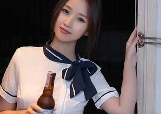 Xiuren秀人网 – 区静瑶浴室：原图像不像在邀请你进来坐坐，虽然我才不敢呢…