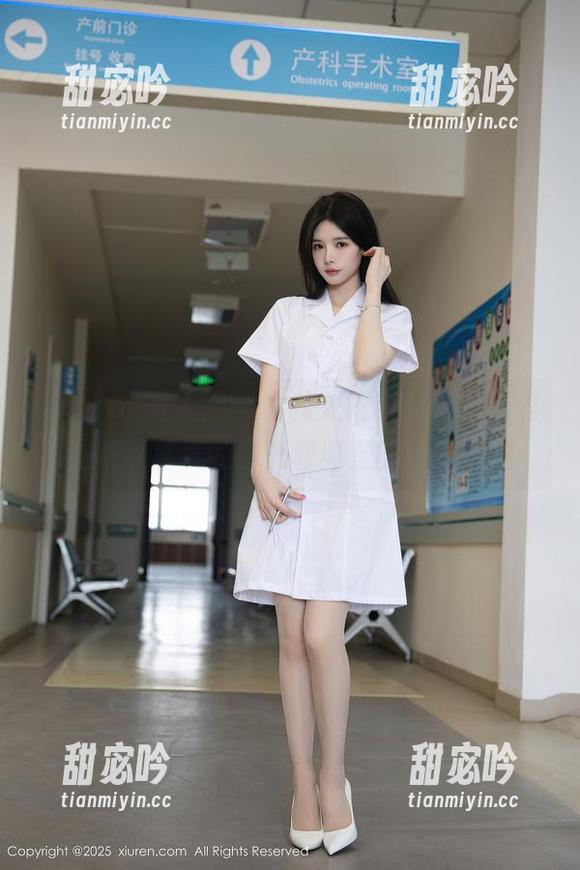 Xiuren秀人网 - 女孩张雨萌的套图，满是难以言表的时光和频繁的自我审视