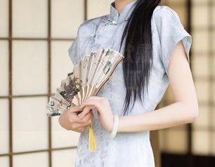 Xiuren秀人网 – 就喜欢戴渃欣这种空姐气质的私房图包，那既是工作又能释放的双重利器。