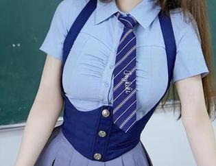 Xiuren秀人网 – 从容优雅？赵惟依coco的私拍礼服给你另一种想法