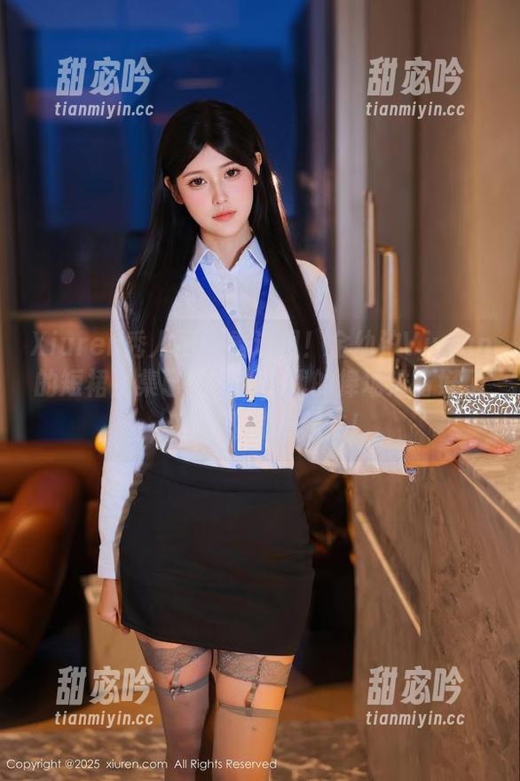 Xiuren秀人网 - 看这里！金幼汐Vivian的短裙图集已经上线，我的捧场准备好了，就是不准备起立！