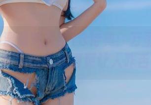 看Yiko湿润兔私拍T3特典：万圣节护士，原图比想象得更让人咋舌。