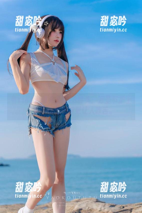 看Yiko湿润兔私拍T3特典：万圣节护士，原图比想象得更让人咋舌。