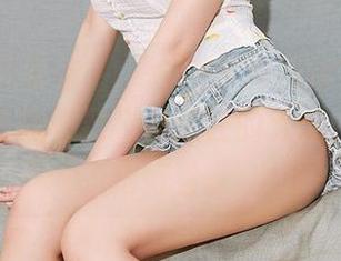 YouMi尤蜜荟 – “合法萝莉厨娘”高清套图，别让我看到我对烹饪的无能，真心没她好看。