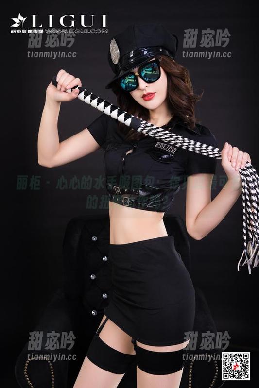 丽柜 - 心心的水手服图包：你见过最可爱的扭腰动作吗？