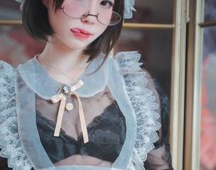 南鸽的照片——穿着裤子也能让丝绸默默流泪。