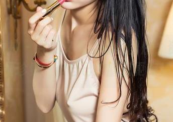 头条女神 – 寻找文雪空姐的图片，资源也许很珍贵，但自己的脑洞更有趣。