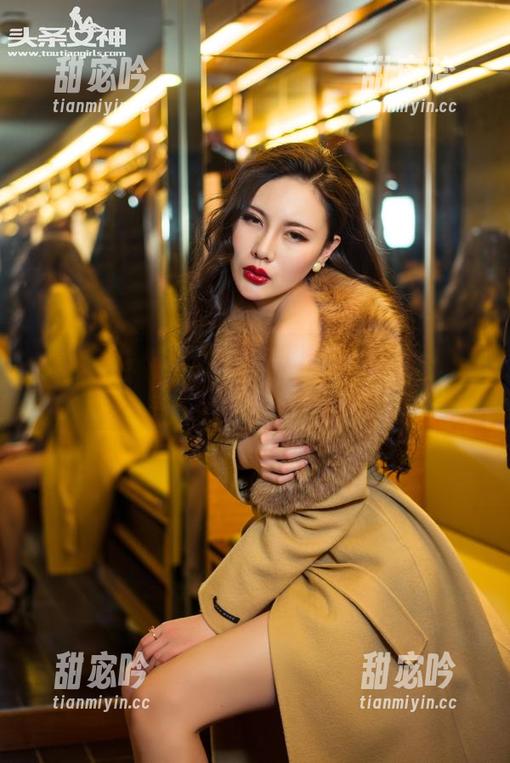头条女神 - 又一个李思彤的自拍系列，呼唤你内心的挑剔！