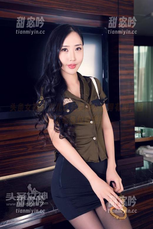 头条女神 - 火儿让另类办公变得有趣，图集下载各位自便！