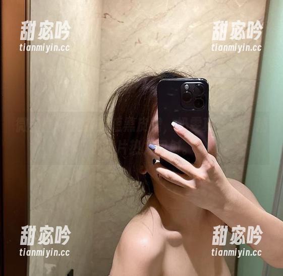 奶雯 微密圈 - 这条超短黑皮裙,奶雯真会挑!精选图片热力四射。