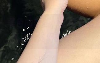 微密圈 – 黑色的穿梭，奶雯在高清写真中舞动出迷幻的轮廓。