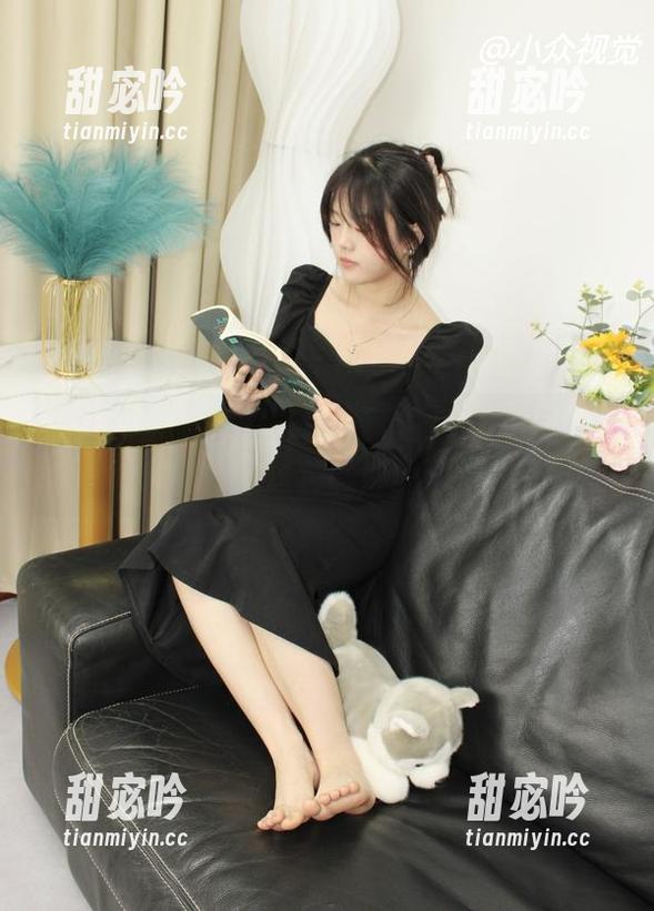 小众视觉-艾迪 小众视觉 - 高清图包里藏着艾迪的灰丝,谁能抗拒这种微妙的诱惑?