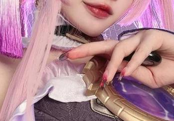 小瑶幺幺：新春写真中的另一种原神风格，别说我没提醒你哦！