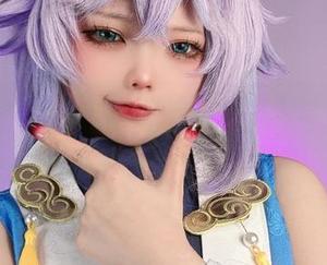 小瑶幺幺带着她的白色写真图集，直接开场白：这场雪是为了我！