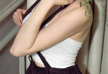 尤果网 – 米妮的御姐作品竟藏在网盘里，听说打开后有个人迫不及待想诉说！