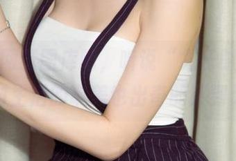 去尤果网逛图库吧，听说“尤乐时刻”能让你对生活的审美也出奇的感到无奈。