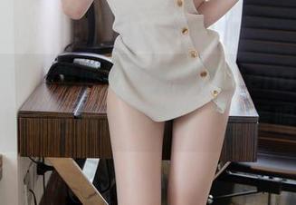 尤蜜荟 – 你没听错，娜露Selena的体操服作品在网盘里等你来查看呢。