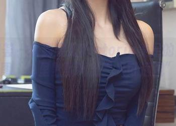 尤蜜荟 – 看到果儿Victoria美足的免费套图，心里默默叫出“只可远观”。