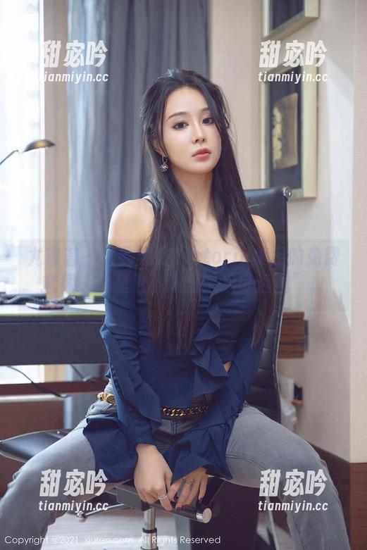尤蜜荟-果儿Victoria 尤蜜荟 - 看到果儿Victoria美足的免费套图,心里默默叫出“只可远观”。