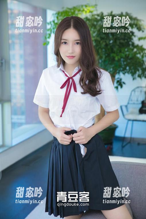 推女神 - 颖莹儿YY私拍写真中，那个美脚简直有故事，每只脚趾都在轻声诉说。