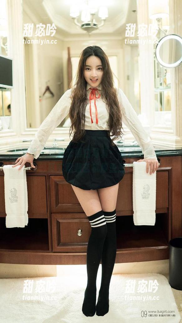 推女郎 - 何奕恋黑白写真：看似料简单，其实藏着玄机厚重感！