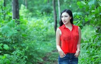 推女郎 – 难以置信，高清照片里，赵纹清的黑丝竟然比我的未来还亮眼？