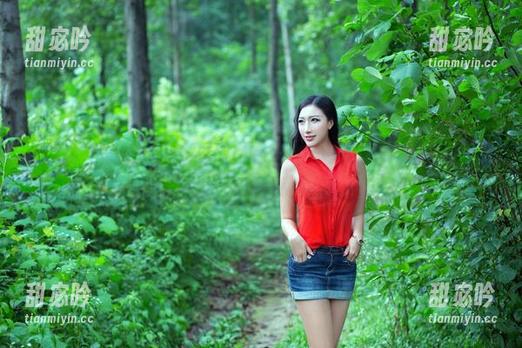 推女郎 - 难以置信，高清照片里，赵纹清的黑丝竟然比我的未来还亮眼？