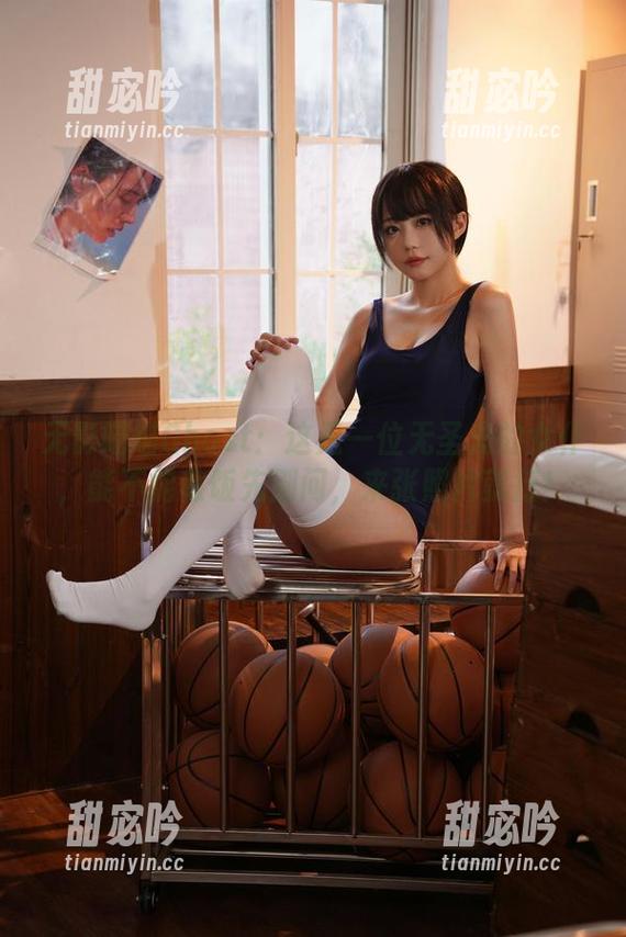 无影喵喵Ghost 无影喵喵Ghost:这是一位无圣光的女仆,能不能做饭先别问,来张照片就行!