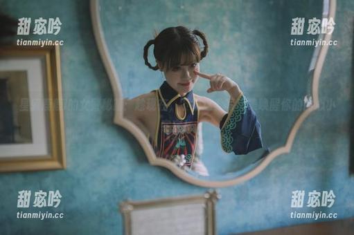 星黛鹿鹿i的女警秘籍：趁现在，下载这份写真集唤醒你的内心小宇宙！