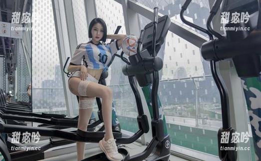 微密圈 - 想知道果儿Victoria的黑丝套装到底有多火？下载作品见证了！