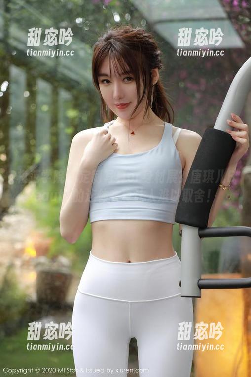 模范学院 - 定制写真or身材展？唐琪儿Beauty的连体衣真让人难以取舍！