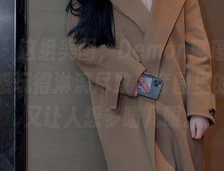 秀人网 – 这组美图，Demon瑶瑶可是把纯白诱惑玩得淋漓尽致，套图里的小细节又让人想多瞄几眼。