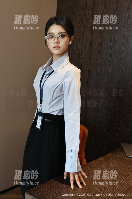 秀人网-是小逗逗 秀人网 - 是小逗逗的高清女神写真,且看这勾魂的眼神,我也是醉了