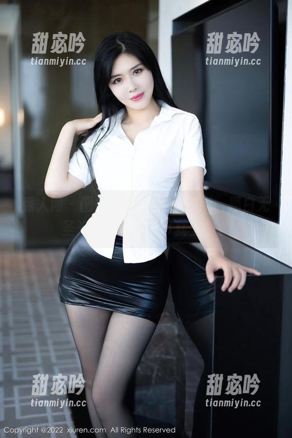 秀人网 - 图包里的梦灵儿Mini，黑白无圣光，随便瞧一下就上瘾。