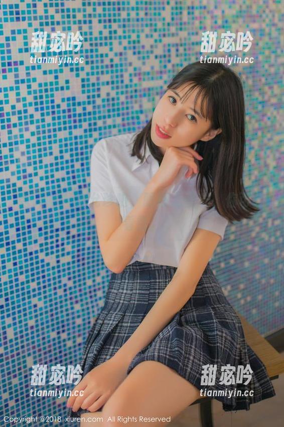秀人网 - 金允珍呐，眼镜无圣光，你可别看错。