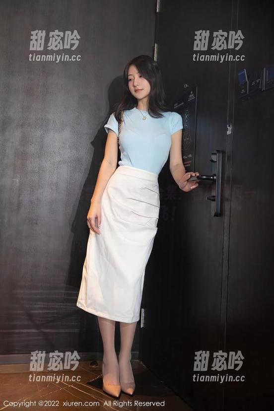 秀人网-龙雪儿 秀人网 - 龙雪儿双马尾合集:看她像风一样,马尾乱飞!