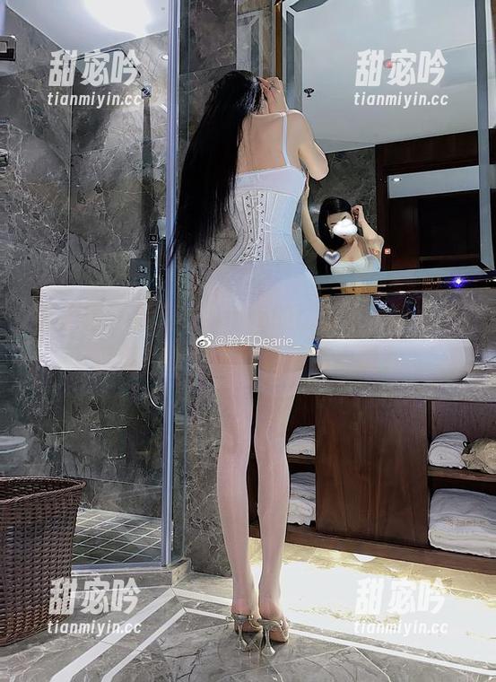 脸红Dearie 微密圈 - 脸红Dearie的比基尼壁纸,上传前有没有先问过我的心情?
