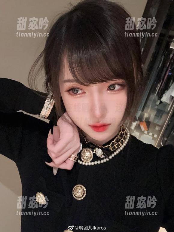 腐团儿Ikaros 腐团儿Ikaros在线晒作品,这组微博自拍照能不能引起一点波动?