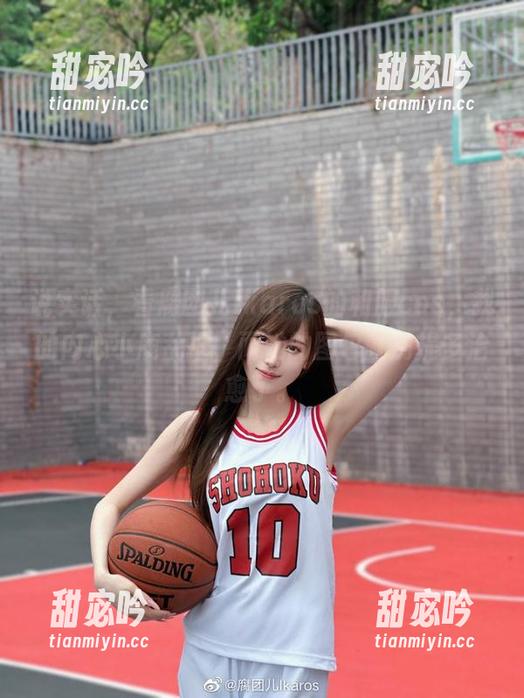 说实话，看腐团儿Ikaros的和服cos，我的内心小鹿乱撞，而她的图包就别提多治愈了。